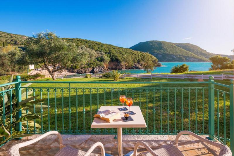 Aiora Suites Sívota Buitenkant foto